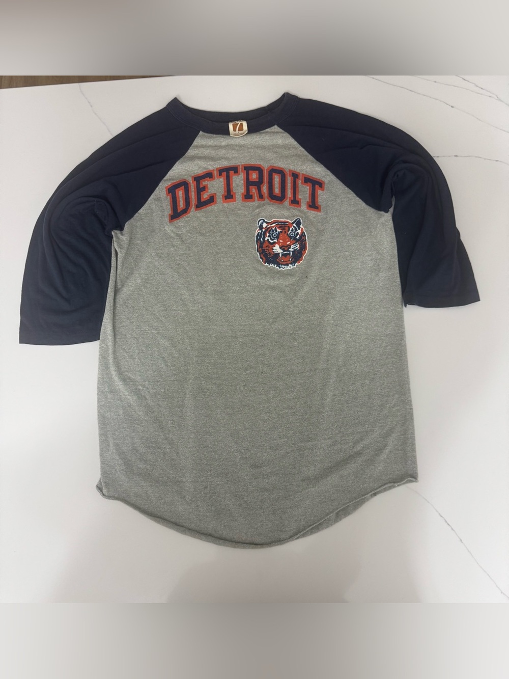 Vintage Detroit Tigers raglan baseball tee from the late 70s/early 80s.